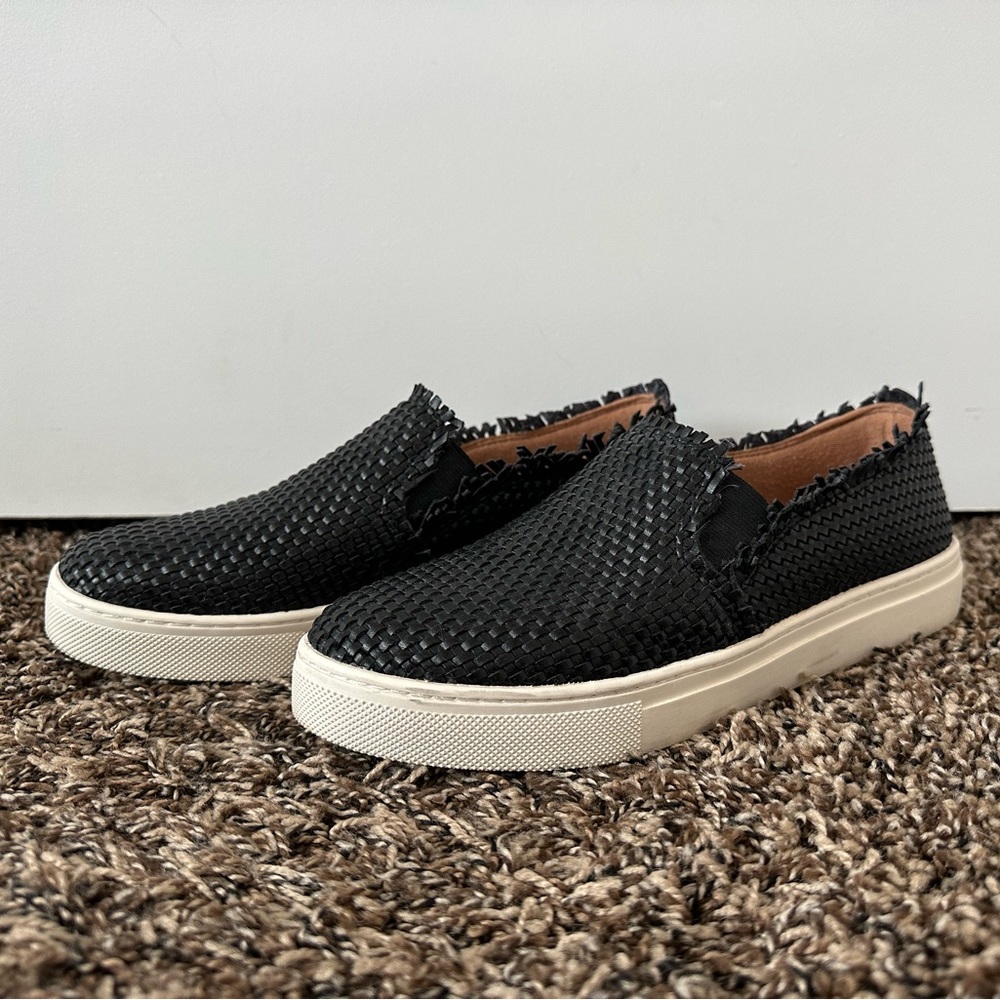 Indigo rd. Black Sneaker Loafer